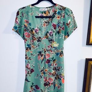 Floral midi dress with tie back ribbon